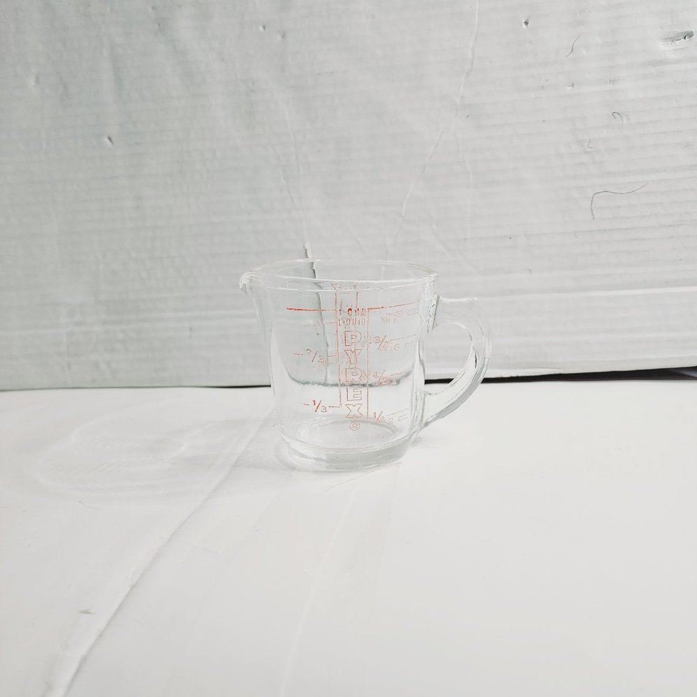Vintage PYREX #508, 1 Cup 8oz Glass Measuring Cup with D Handle